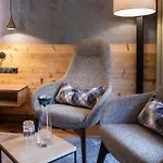 Alpenland - & Breakfast فندق جيرلوس