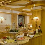 Alpenland - & Breakfast 4*