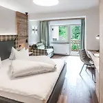 Alpenland - & Breakfast Hotel 4*