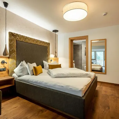 Alpenland - & Breakfast Hotel