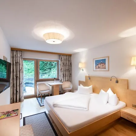 Hotel Alpenland - & Breakfast 4*