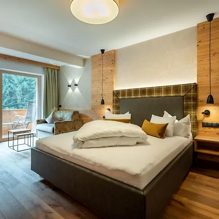 Alpenland - & Breakfast 4*