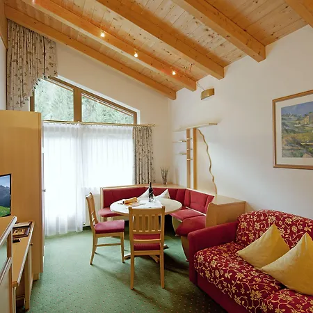 Отель Alpenland - & Breakfast Герлос