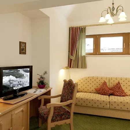 Alpenland - & Breakfast Отель