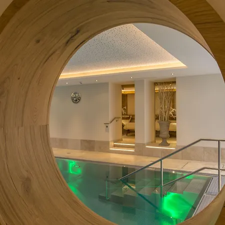 Отель Alpenland - & Breakfast Герлос