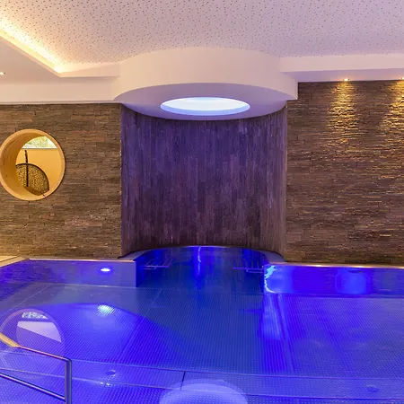 Hotel Alpenland - & Breakfast