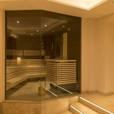 Alpenland - & Breakfast Hotel 4*