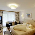 Otel Alpenland - & Breakfast