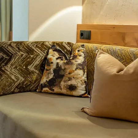 Otel Alpenland - & Breakfast 4*