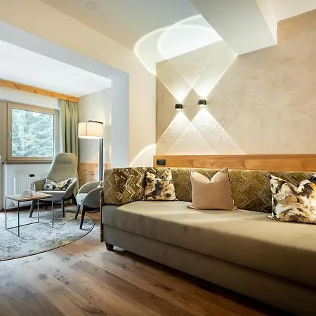 Alpenland - & Breakfast Otel 4*