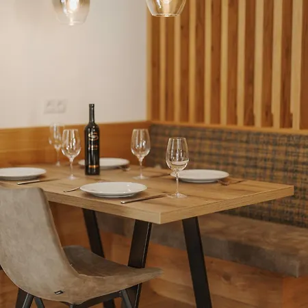 Alpenland - & Breakfast 4*