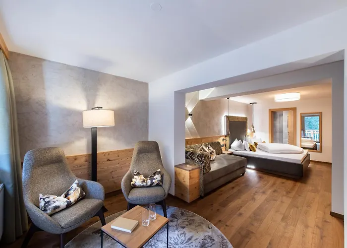 Alpenland - & Breakfast 4*