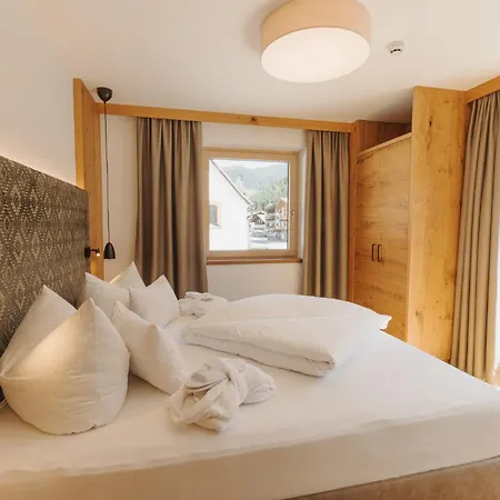 Alpenland - & Breakfast Otel 4*